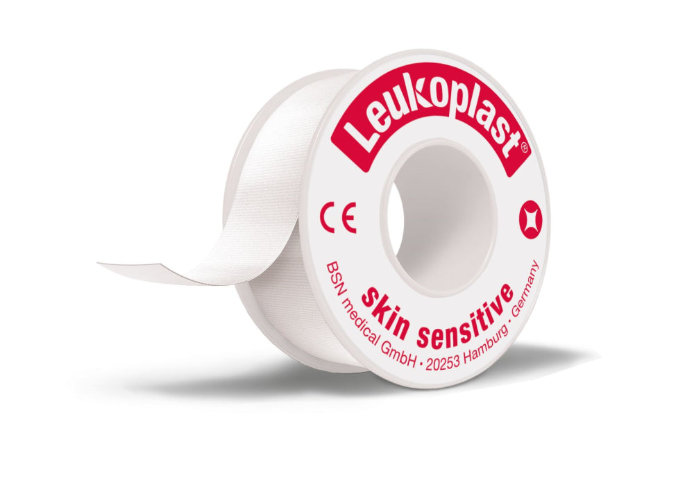 LEUKOPLAST Skin sensitive kiinnitysteippi hauraalle iholle 2,5 cm x 2,6 m suojakotelolla 1 kpl